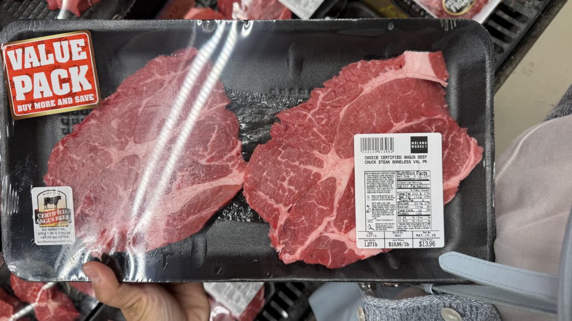 マラママーケットで購入したチャックステーキのバリューパック